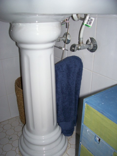 Beautiful How To Hide Pedestal Sink Plumbing Dr13