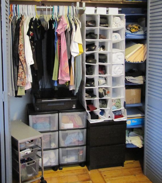 Dorm-Room Closet Organization and Clothes Storage Ideas