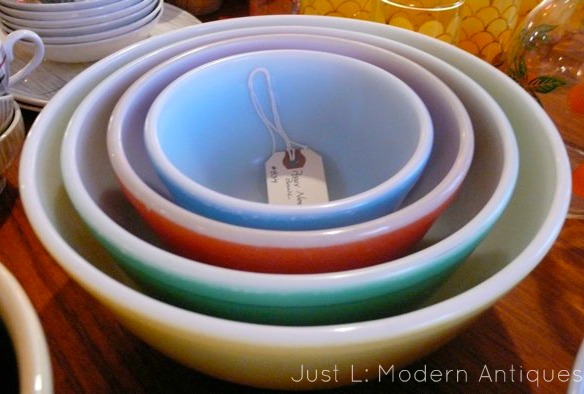 vintage mixing bowls