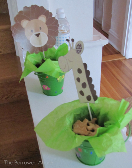 Safari baby shower boy best sale decorations diy