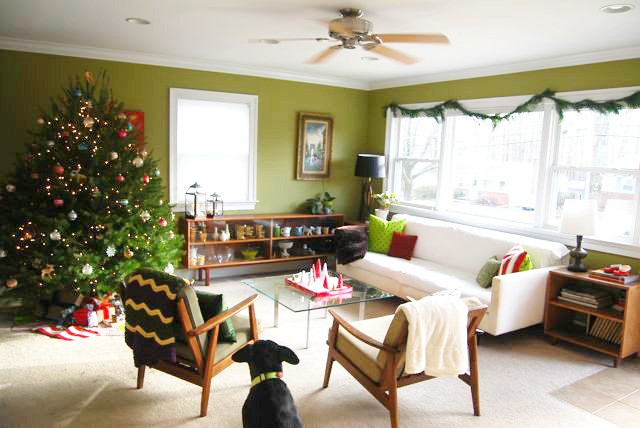 2012 Christmas Living Room | The Borrowed Abode