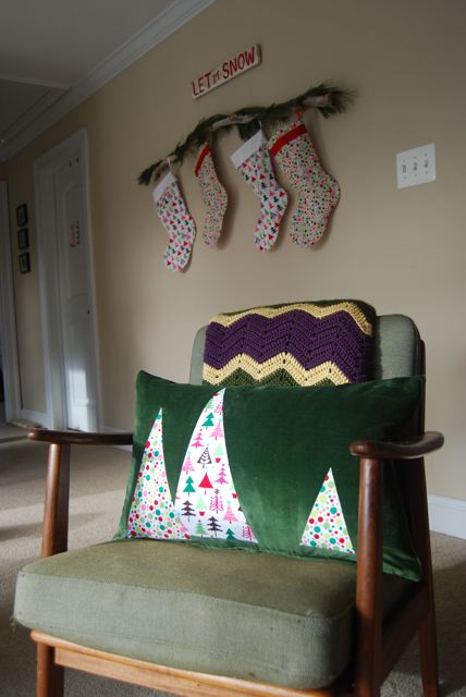 Christmas No Sew Pillow Cover | The Borrowed Abode