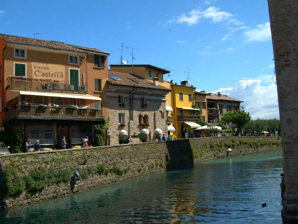 Janery Italy Sirmione on Garda Moat Buildings 1000px