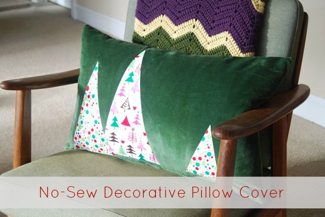 No Sew Holiday Pillow Tutorial | The Borrowed Abode